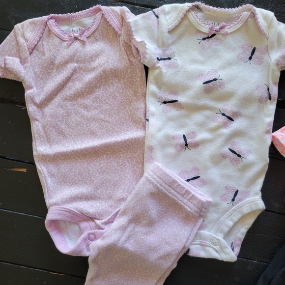 Child of Mine Carter's Baby Girl Newborn Lot Bundle Clothes Outfits Sets NWOT - Picture 2 of 5